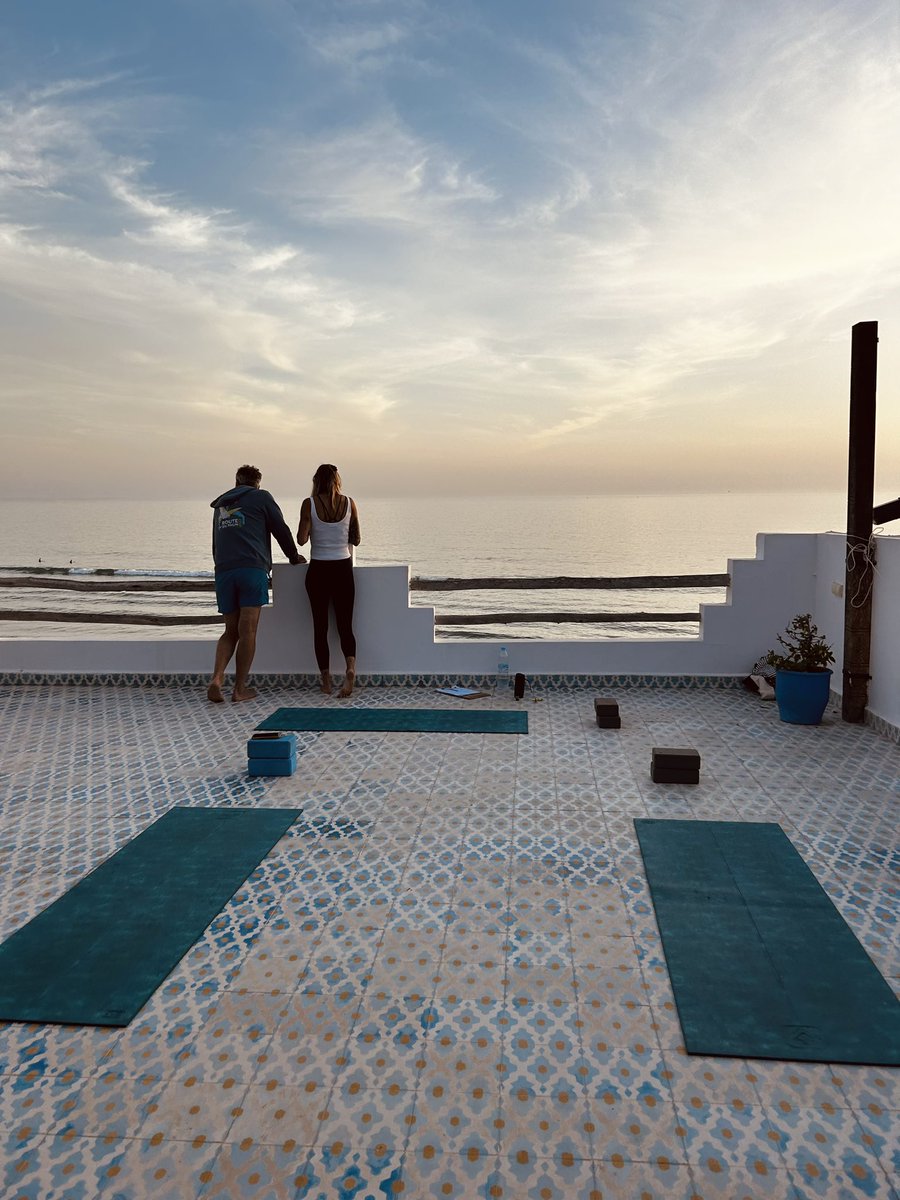 lelevzd's tweet photo. Un dimanche soir des plus agréables. #Yogawithaview https://t.co/WTnYWqm1dg