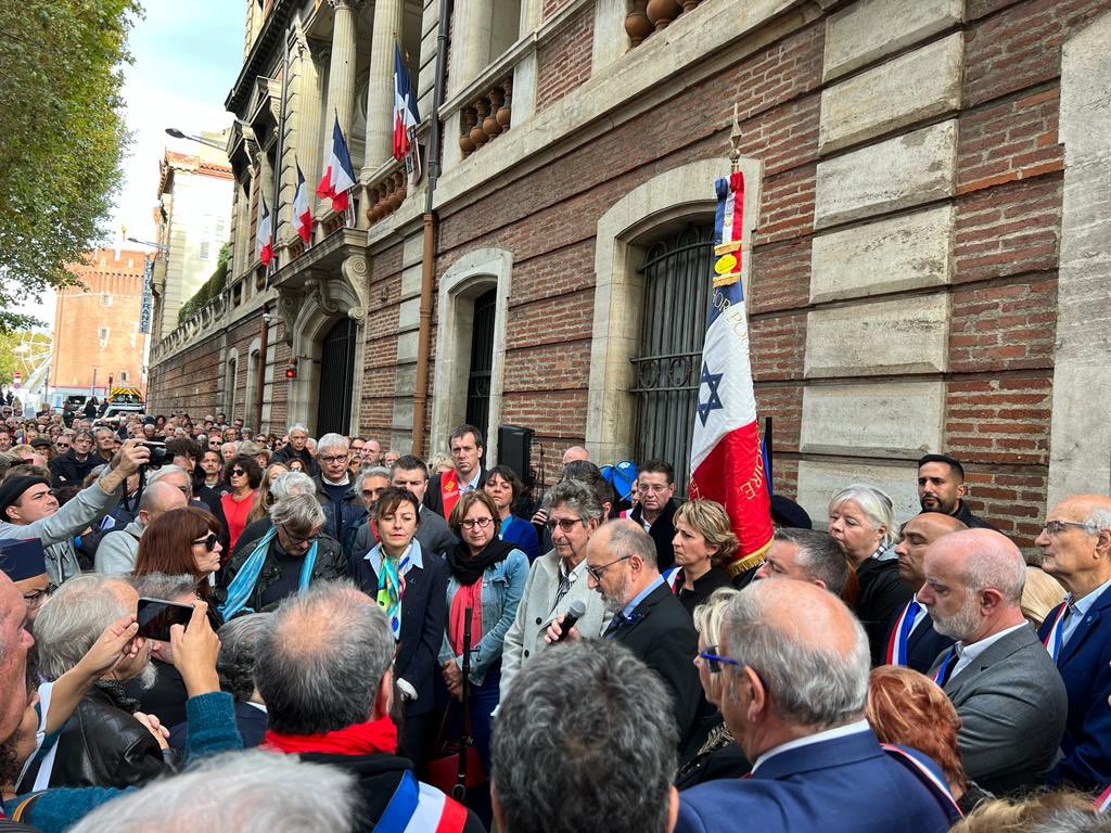 Agneslangevine's tweet image. Aujourd’hui, à #Perpignan comme partout en France, nous étions rassemblés à l'appel de @l_amf 66 contre l'antisémitisme et le racisme. 
Combattre la haine et dénoncer la présence indécente du RN.
#marchecontrelantisemistisme