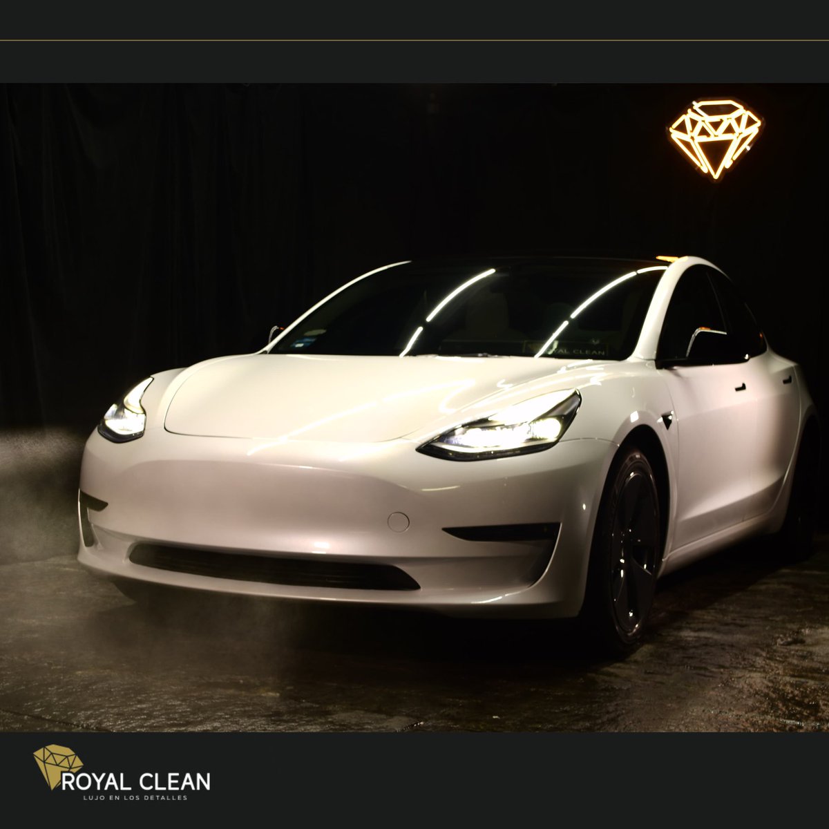 RoyalCleanapp's tweet image. TESLA MODELO 3 2023 🚘 

1. Descontaminado 
2. Tratamiento Cerámico Grafeno de 1 año
3. Personalización en logotipo trasero 
4. Kit de mantenimiento con fotografía 
5. Cortesía especial de @cerveceriadelagos
#teslalove #cardetailing #TeslaCustomization #Guadalajara #tesla