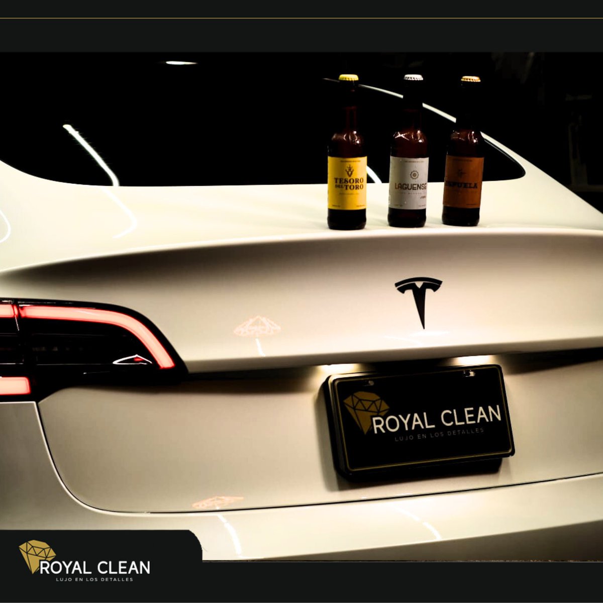 RoyalCleanapp's tweet image. TESLA MODELO 3 2023 🚘 

1. Descontaminado 
2. Tratamiento Cerámico Grafeno de 1 año
3. Personalización en logotipo trasero 
4. Kit de mantenimiento con fotografía 
5. Cortesía especial de @cerveceriadelagos
#teslalove #cardetailing #TeslaCustomization #Guadalajara #tesla