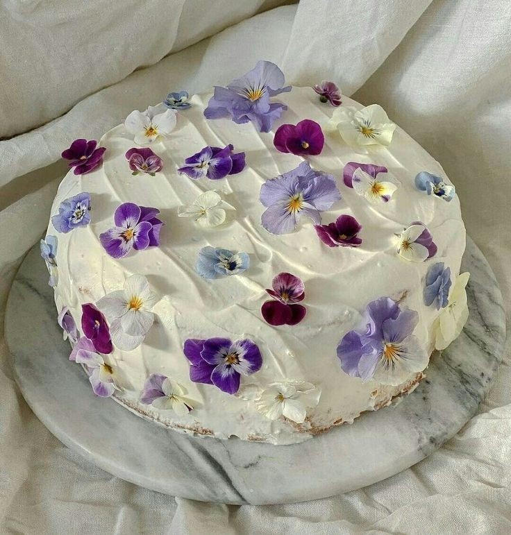 prettiestavenue's tweet photo. pretty cakes https://t.co/C6sBo9K57c