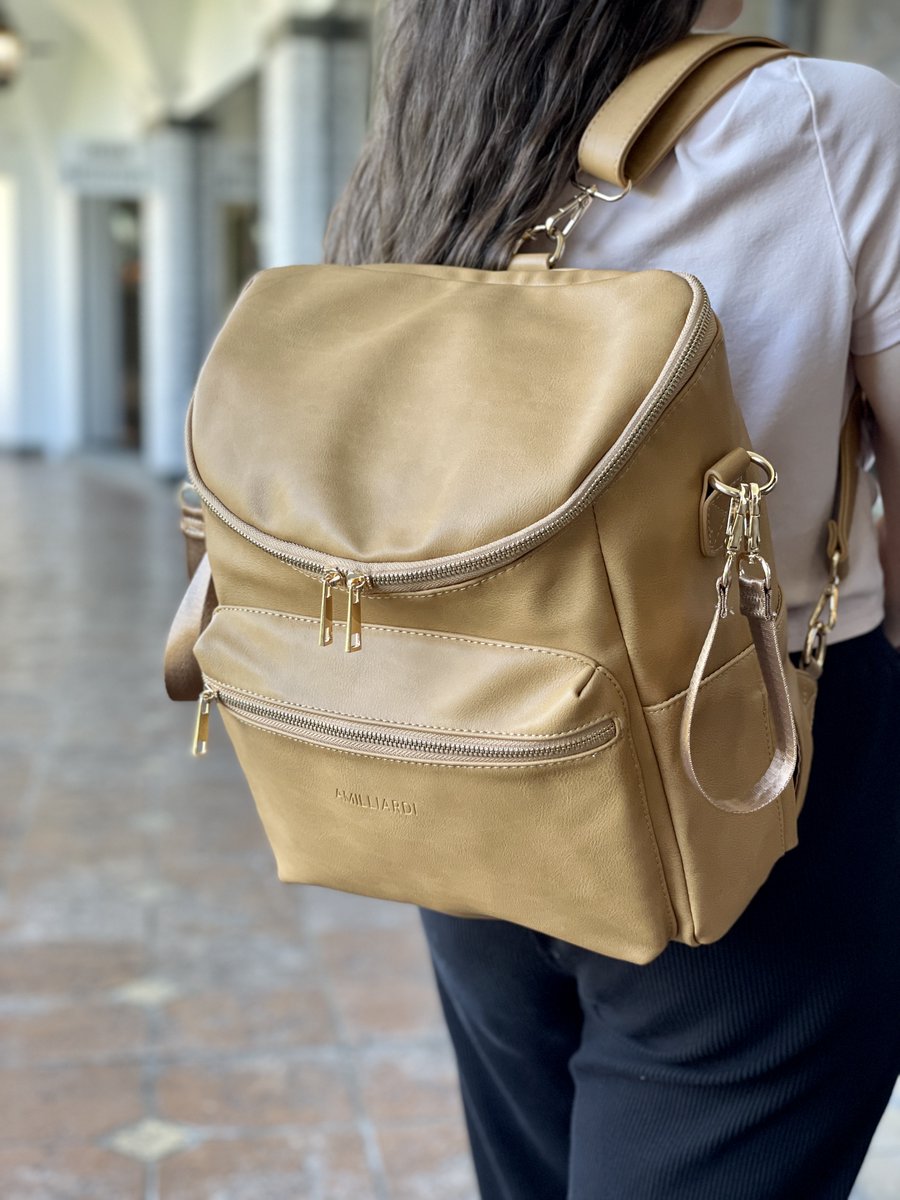 amilliardi's tweet photo. Effortlessly chic and sustainably stylish: This caramel-hued vegan leather diaper bag is the perfect accessory to complement any outfit 🤎 

#bestdiaperbag #bestdiaperbagbackpack #stylishdiaperbag #ootd #aotd #momstyle #realmomstyle #dresslikeamum #dailyparenting #honestmotherhoo https://t.co/cbr73h547f