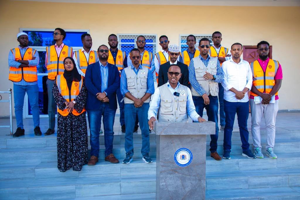 Today, I  handed over a rubber boat to @SODMA for facilitating the evacuation of flood-affected communities in Baardhere District and aiding in the transportation of essential supplies to those in need.