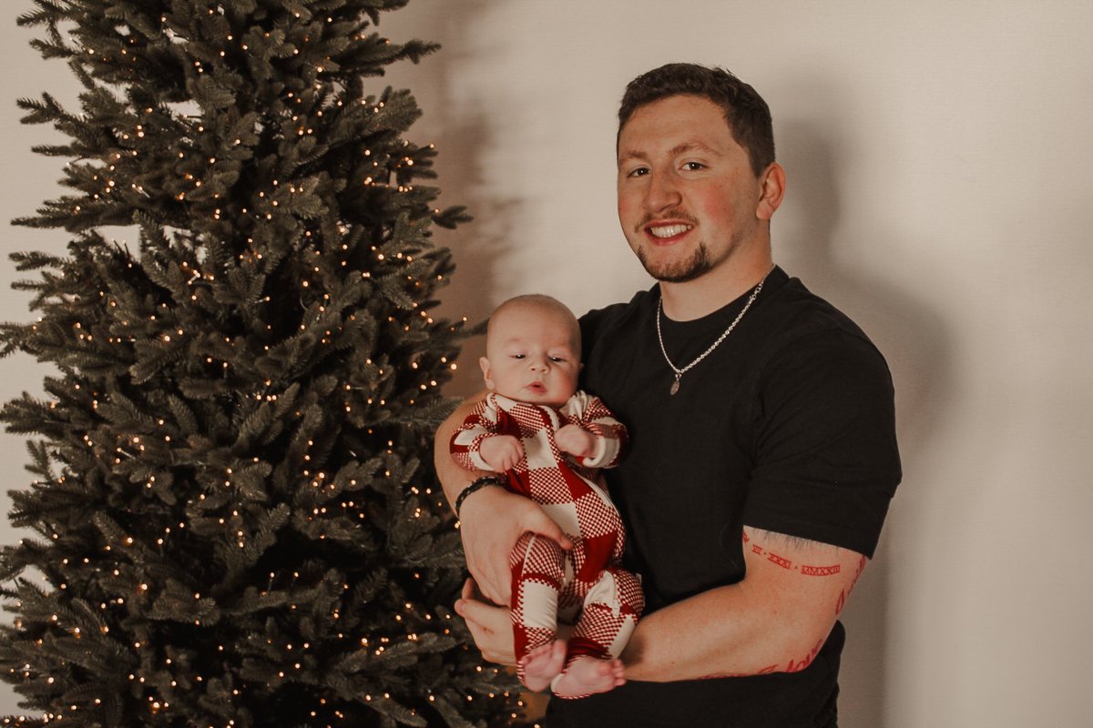 lexiswink_'s tweet photo. my sweet boys

merry christmas from the winklers https://t.co/tXtvCwETWN