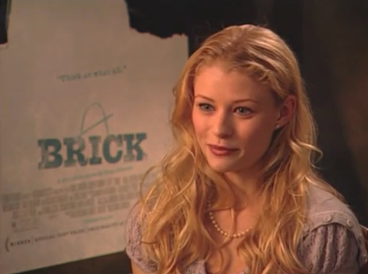 28daysl8tr's tweet photo. rian johnson cast emilie de ravin in a film again challenge https://t.co/1Om3nrrruI
