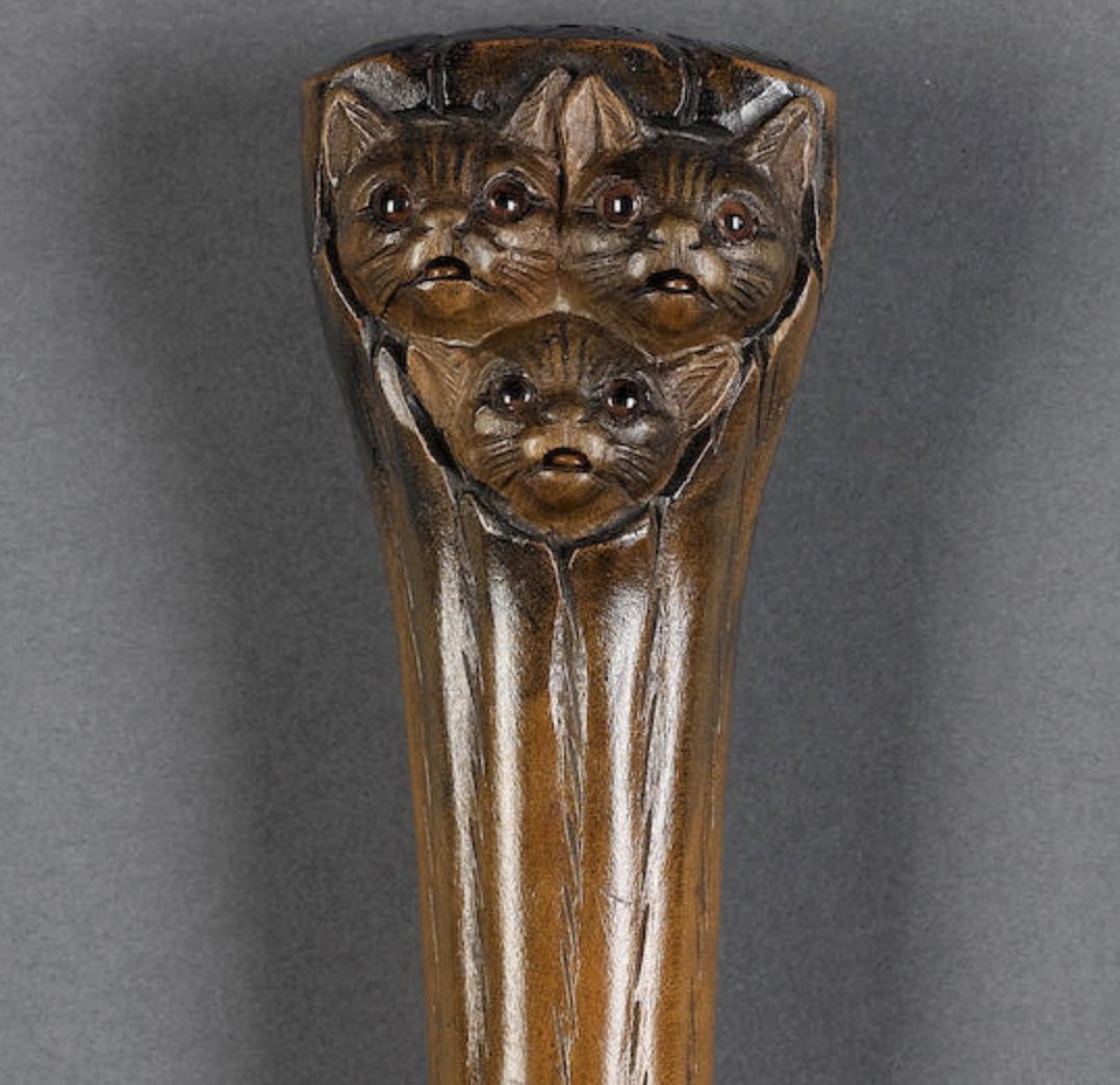 I can't believe the auction site didn't have video of this, but apparently this walking cane featured a button that would make the cats' tongues stick out when pressed. A blep button! bonhams.com/auctions/15839…