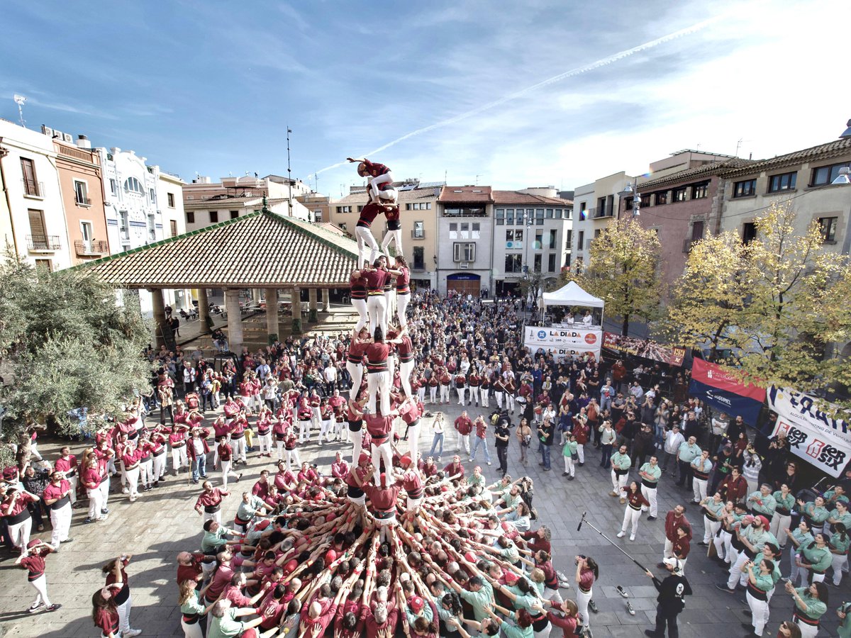 revistacastells's tweet photo. Els 4de8 de @cdberga, @Tirallongues i @XicsGranollers fan justícia a la feina feta.
▶️ La crònica, els castells i els vídeos del cap de setmana:
✍️ @santiterraza1 
👉 https://t.co/fwpJ9R63vP
#castellers #castells https://t.co/ySFToEq9nf