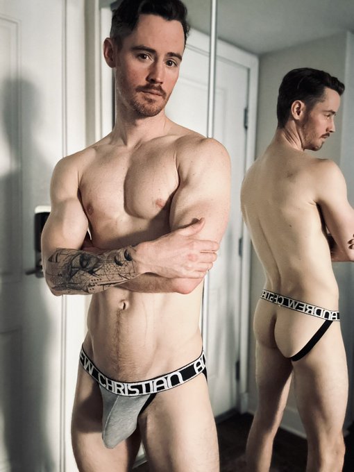 Two sides of the coin. Both win in a coin flip. 😆 https://t.co/CLZsu50hCz<a href="/tag/shibari"class="tags"><span>#shibari</span></a>