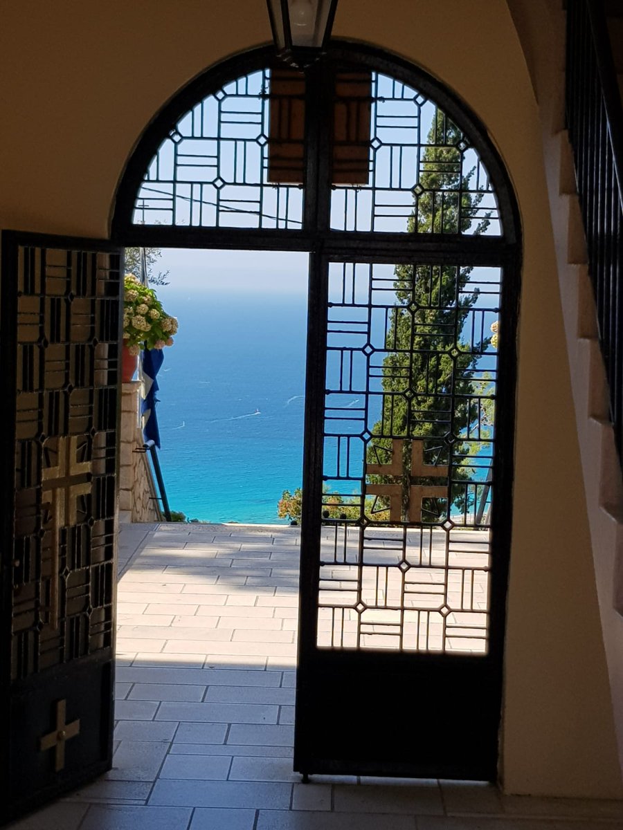 Cathar1a's tweet image. Deze prachtige deur. @Tpzijl  #ingang #November_Kiek