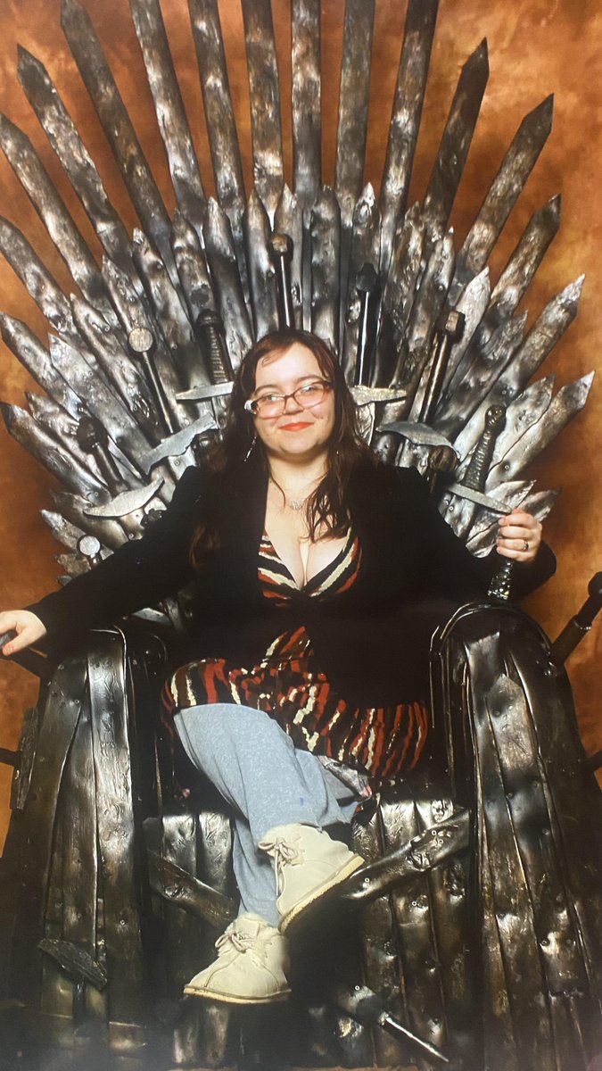 In good news, I took the Iron Throne lol 

Bow to your Queen #IronThrone #ComicCon