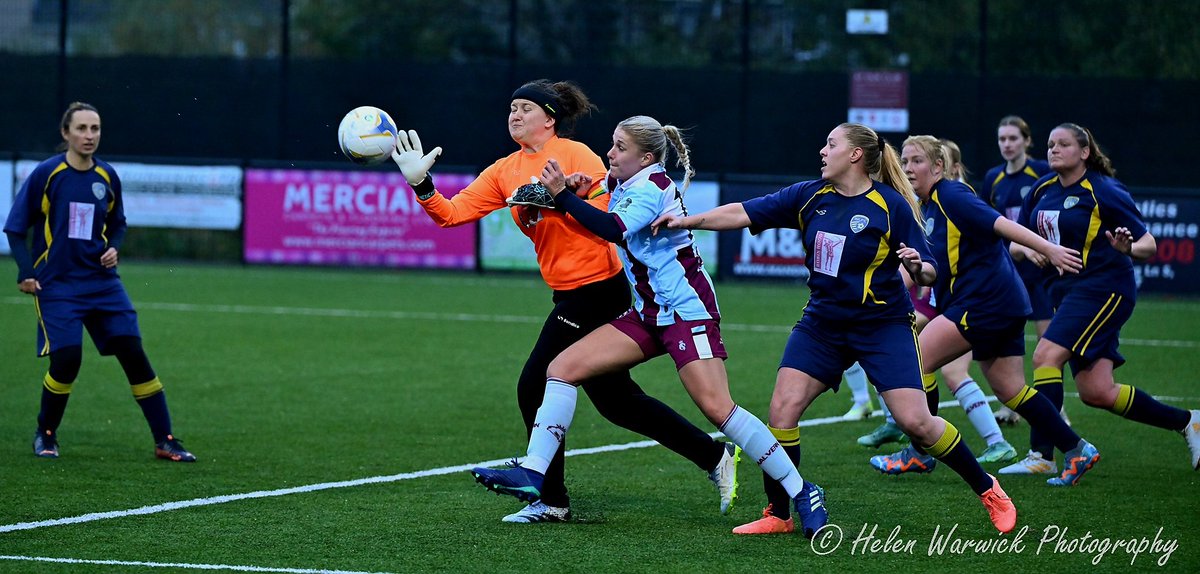 HelenWarwick5's tweet photo. ⚽️ A Very Wet and Cold @MCFFLeague Action @MalvernTown1946 Women v @WLFC2012 ⚽️

@Mcossalifrancis @MalvernGazette @MalvernObserver @SWWFN @wssmagnews @swsportsnews @NHacking

For Full Album 📷

https://t.co/ibBUIfHmjO https://t.co/Z7ClG5ujO6