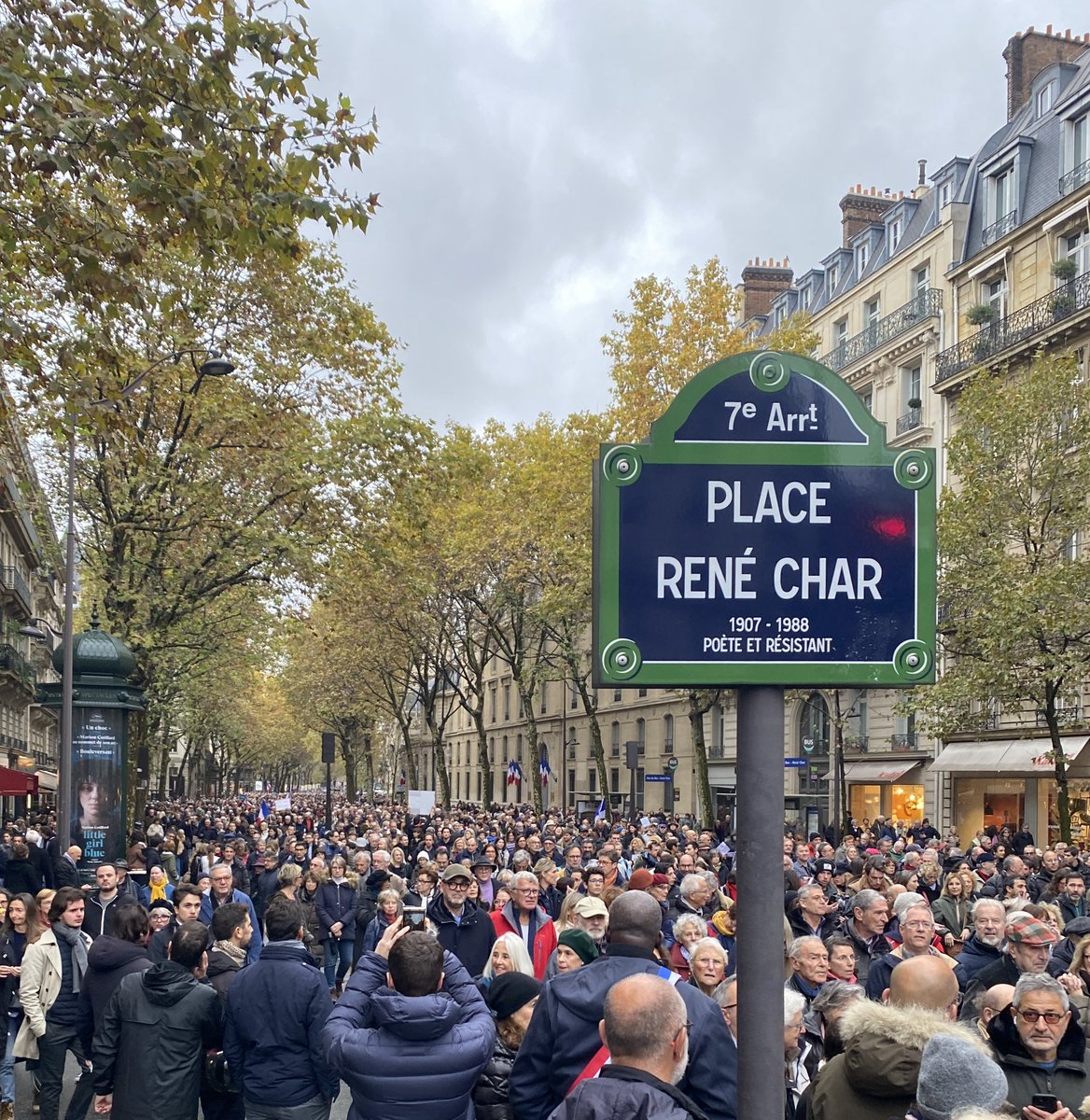 msaintpaul's tweet photo. Nombreux à Paris en ce #12novembre pour la #Marchecontrelantisemitisme qui fut aussi une #MarchePourLaRepublique 

“Ne te couche que pour aimer. Si tu meurs, tu aimes encore.” (René Char) https://t.co/l0w1Qwwmfu