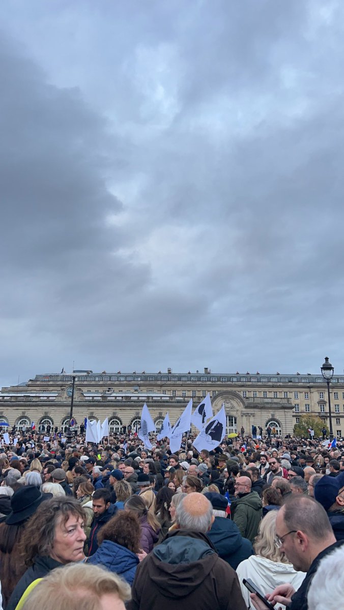antppii's tweet photo. @Avocatweet Heureux et fier d’avoir été du (vrai) côté républicain, avec ceux qui ne supportent pas voir les français de confession juive se sentir en insécurité dans leur pays. https://t.co/tTfPbvlBMa