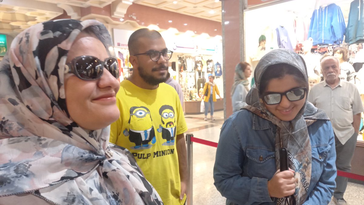 rashghi_art's tweet photo. ⠠⠠⠥⠝⠎⠑⠑⠝
UNSEEN
steptouch
My last exhibition for blind people
The arrangement of the works, which were carpet patterns, was on the floor.
Blind people touched with their feet and drew.
This is unbelievable.
#steptouch #UNSEEN #brailleart https://t.co/1kpb4cR2AN