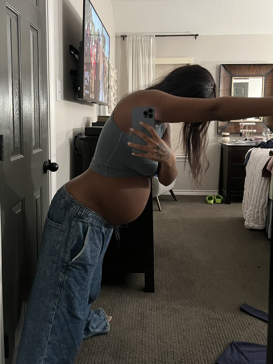 kelssqueen's tweet image. feelin heavy