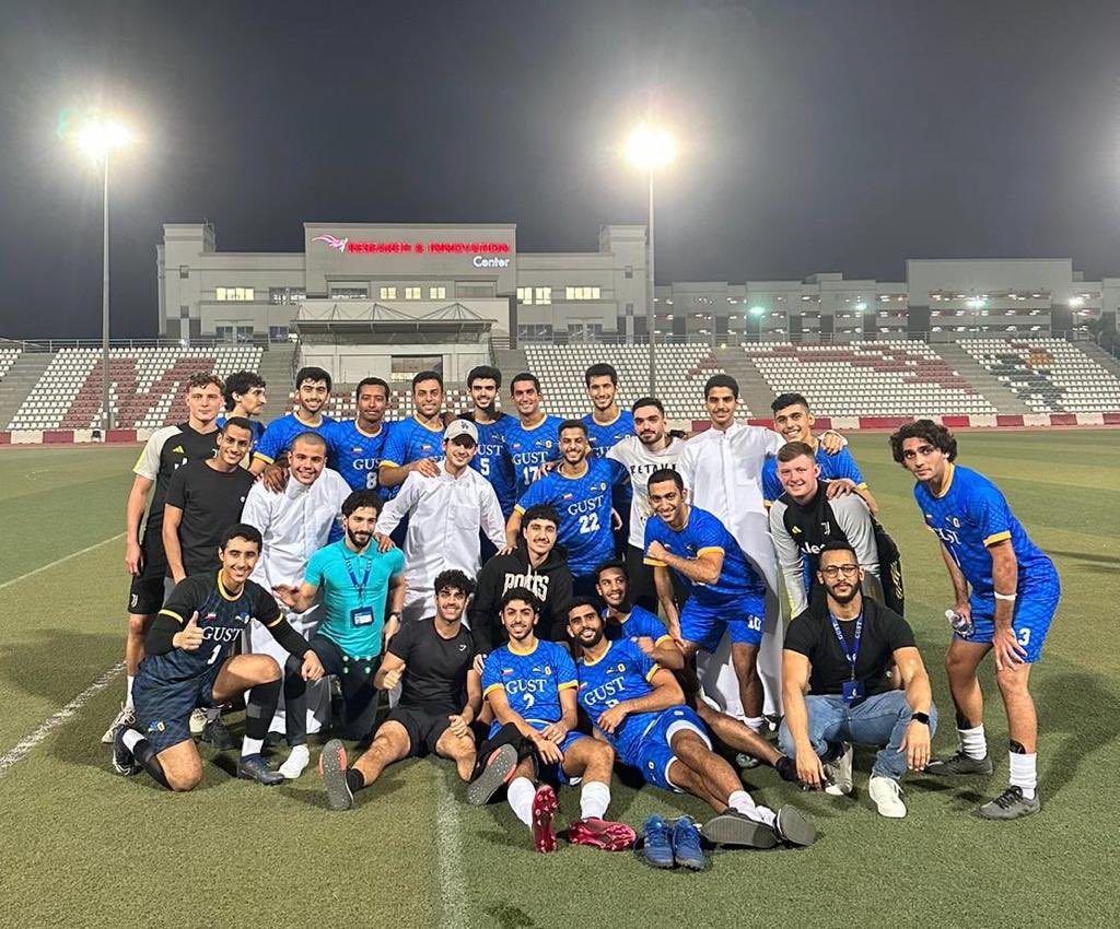 تبارك رابطة طلبة جامعة الخليج لفريق كرة القدم لفوزهم بنتيجة 6-0 على KILAW في دوري الجامعات الخاصة.

فخورين بكم ونتمنى لكم التوفيق!

#gust
#sagust