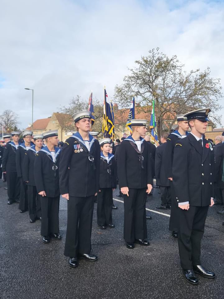 BZ and thanks to all the cadets and adult volunteers from across the @VCCcadets who represented the organisation at various #RemembranceSunday events this weekend. They all paused to reflect and pay their respects, many thinking about their own relatives. #WeWillRememberThem