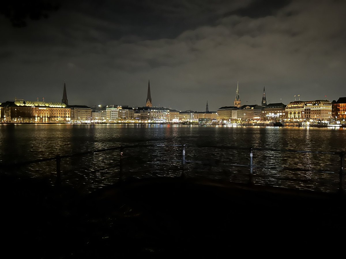 I’m not sure I can ever get bored of cityscapes at night… but Hamburg is rapidly becoming a favourite. Looking forward to presenting @GeoDSGlasgow work (with <a href="/datadiverdom/">Dominick Sutton</a>) at GeoSocial 2023 tomorrow, as part of <a href="/SIGSPATIAL_GIS/">ACM SIGSPATIAL</a>