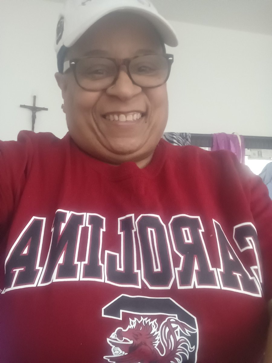 See thee ONLY FAN IN PHILLY THAT WEARING MY GEAR BELIEVE THAT. SUNDAY NOV.12 YES INDEED MY TEAM FOR 19 YEARS ✅️💯🆗️🏀🏀🏀👊🏽🫶🏿🫶🏿🫶🏿🤎🤎🙏🏿🙏🏿