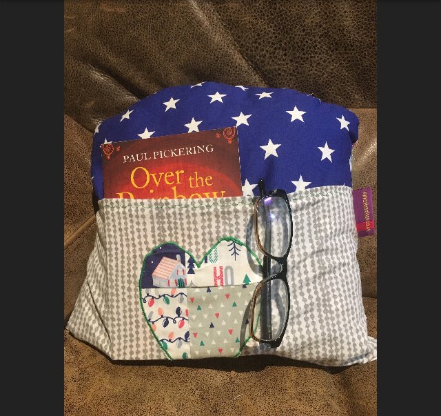 <a href="/UkCraftersHour/">UkCraftersHour</a> Hello, hope you had a nice weekend? Here is my new reading cushion.. just listed (large pocket to store your book, E-reader and glasses) zebramingo.etsy.com/listing/160938… #CatLovers #booklovers #UKCraftersHour