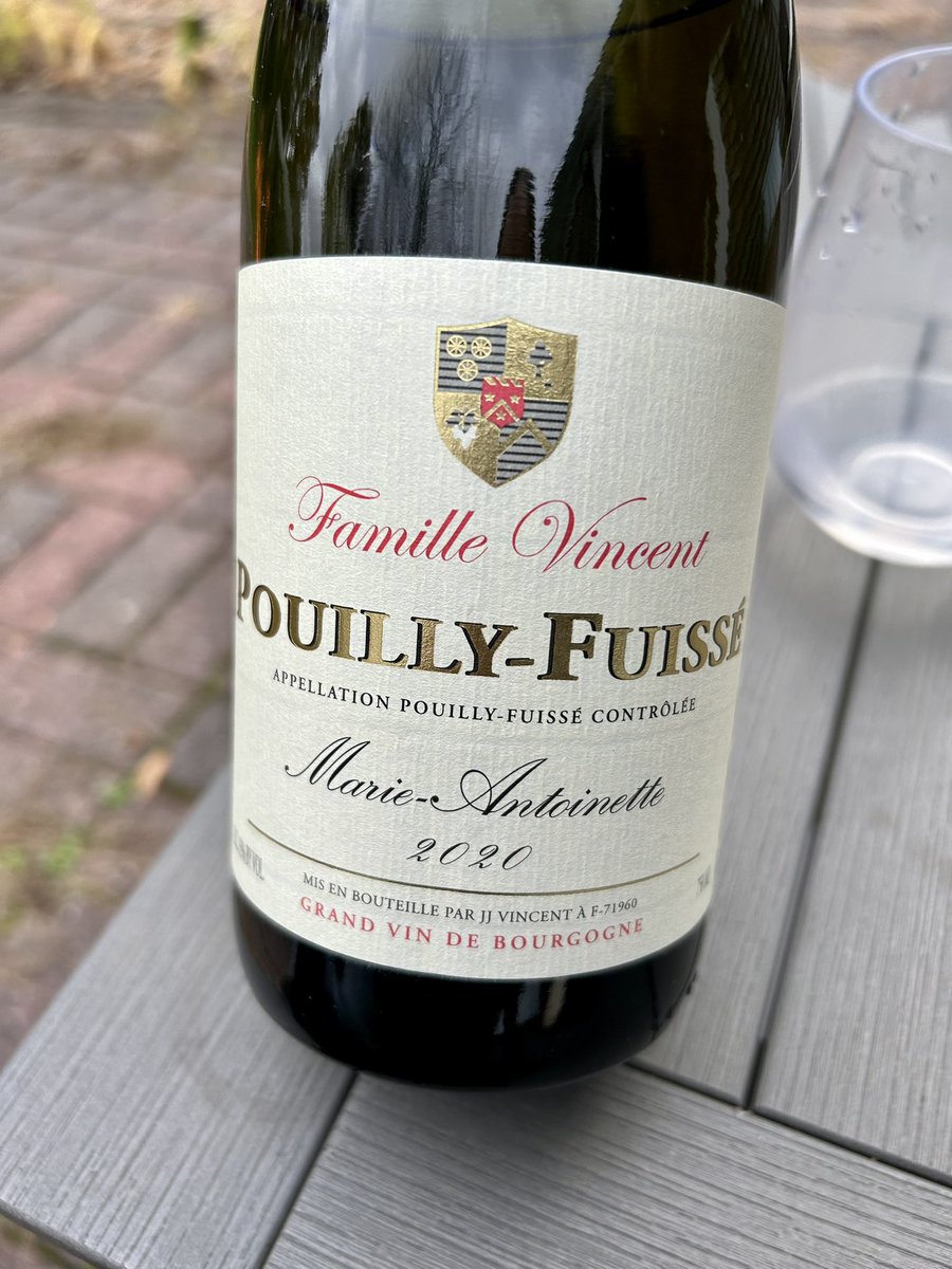 801010athlete's tweet image. Seasoned short grain brown rice &amp;amp; lentils w sautéed garlic, onions &amp;amp; shiitake mushrooms topped with avocado/guacamole &amp;amp; grilled oyster mushroom in white wine deglaze w some White Burgundy. Touch of habanero sauce for a little heat #plantbasedissoboring #sundaystuff