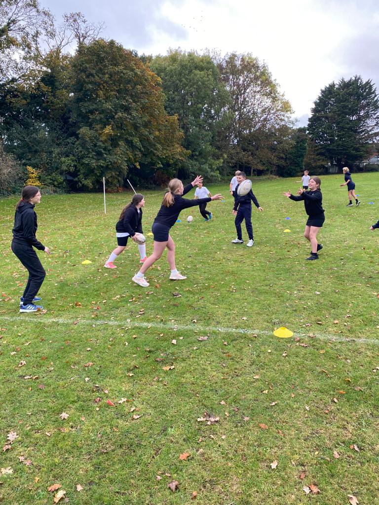 LarchwoodPS's tweet photo. Some more pictures from Friday when Year 6 also had an excellent PE session with @PCandROO https://t.co/ztZaBq0IlV