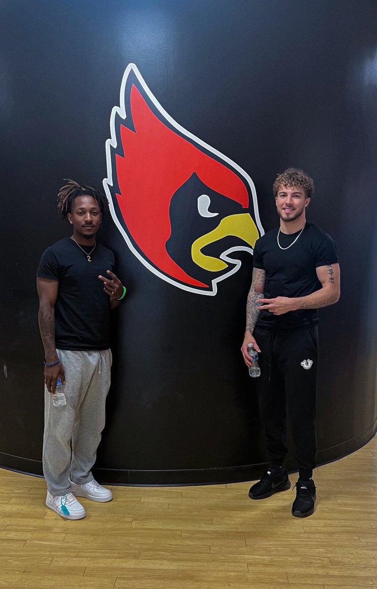 Thank you for the opportunity coaches, loved the atmosphere around both the football program and the overall Catholic community! #FlyHighBirds <a href="/CoachJRut/">Jonathan Rutledge</a> <a href="/CoachChamlee/">Coach Chamlee</a> <a href="/CoachTobia64/">Coach Vince Tobia</a> <a href="/CoachMikeGut/">Mike Gutelius '92</a>