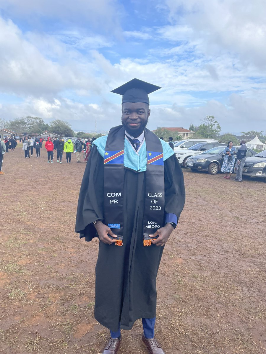 LoicMboso's tweet photo. J'ai obtenu un baccalauréat en arts de la communication et une spécialisation en relations publiques, DIEU L'A FAIT🎓 le meilleur est à venir, première manche terminée passons à l'étape suivante ✔️ @skmboso @Mpengette @DaystarUni @LeAfricains @LionelMboso  #RDCongo #RDC #DRC https://t.co/onrDSdooGZ
