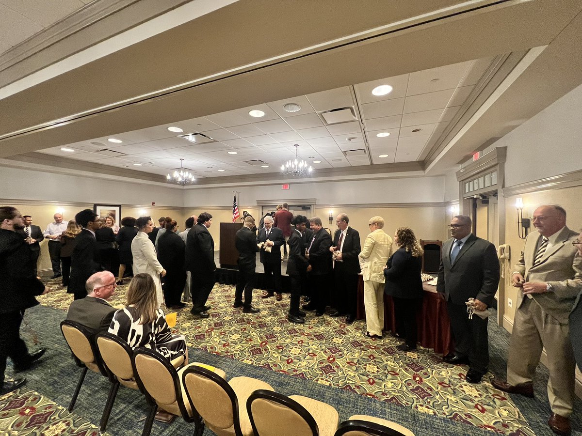 miltonhershey's tweet photo. It’s time! The Milton Hershey School Class of 2024 receive their senior pin from members of the MHS Alumni Association. #MiltGrad2024 #MHSFoundersWeek https://t.co/gTKEygg5O7