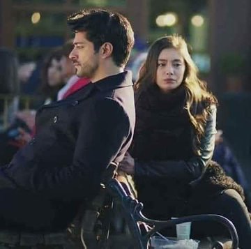 من أطول المسافات،،،،،،، مسافه بين قلبين، أصابهما داء
الكرامه،، والعناد