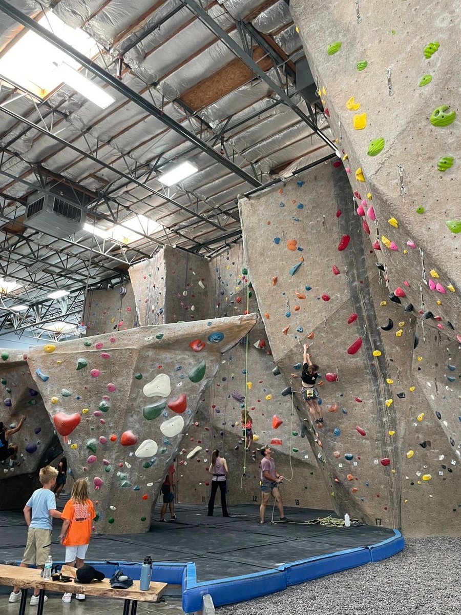 Record life, San Diego climbing gym San Diego vertical climbing gym
#sandiego
#SouthernCalifornia
#rockclimbinggym
#RecordLife
#weekend
