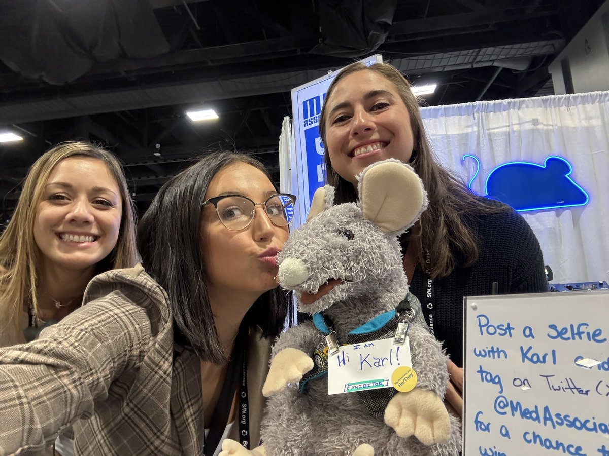 loving some Karl <a href="/SfNtweets/">Society for Neuroscience (SfN)</a>, <a href="/MedAssociates/">Med Associates, Inc.</a> thank you for bringing him ❤️🐀