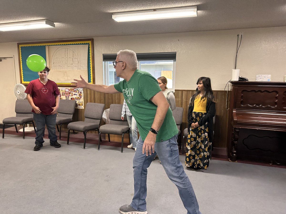 kingstatichead's tweet photo. Thanks for all your help with the Christmas Play CG!!! The kids learned a lot!!! @CGProgram https://t.co/fVSpVg34fK