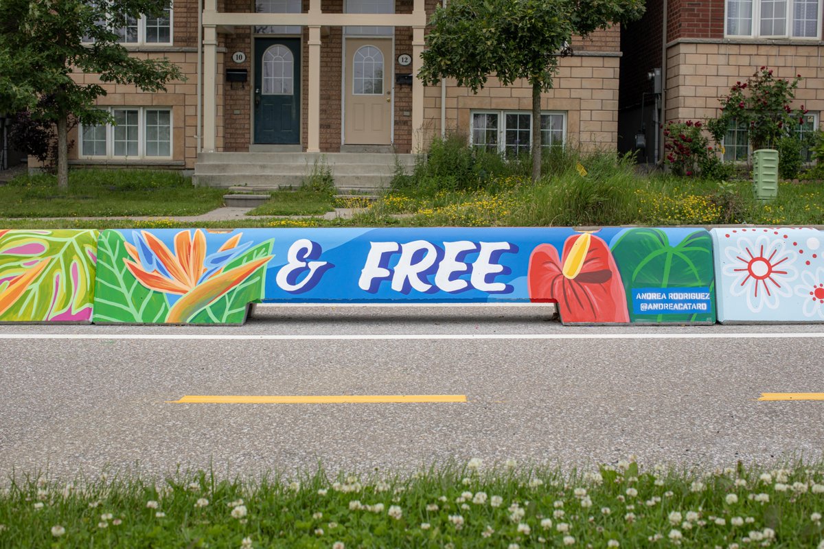 StART_Toronto's tweet photo. #StARTSpotlight 👩‍🎨

This artwork is a part of the 2023 Evelyn Wiggins Cycle Track Project &amp; was painted by @AndreaCataRo, feat. handwritten lettering "Wild &amp; Free" alongside a tropical floral design. Make sure to follow Andrea to see more of her work!

📷: @TheGageFletcher https://t.co/XloaIwlUW6