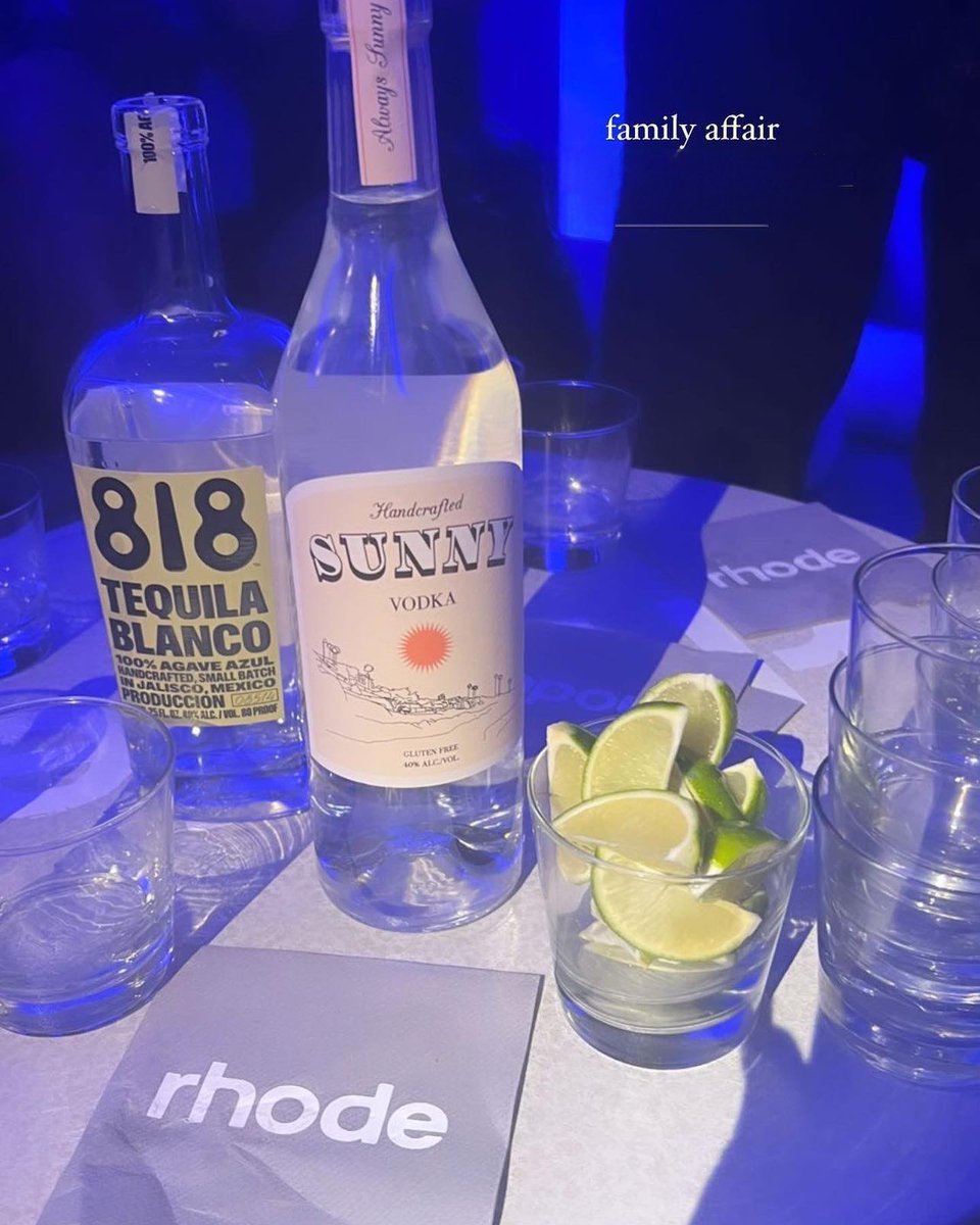 © 𝗣𝗼𝗽 𝗪𝗲𝗹𝗹𝗻𝗲𝘀𝘀 ( #PopWellnessRP)
Brands › Rhode Party › 𝗧𝗲𝗾𝘂𝗶𝗹𝗮 &amp; 𝗩𝗼𝗱𝗸𝗮. 

News! 🗞️ ･ Read the 𝖺͟𝗋͟𝗍͟𝗂͟𝖼͟𝗅͟𝖾: In #RhodeLaunchParty there are incredible brands of <a href="/divinafeminine/">effysonga</a> friends celebrating, #818byKendz (<a href="/kendzJcnncr/">Kendz™</a>) and #SunnyVodkaRP