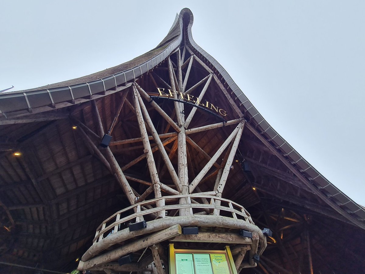 AnitaPeeters's tweet image. #fotochallenge #dag12 #ingang #November_Kiek @Tpzijl bij het binnenkomen en bij het weggaan! Mooiste park van iig Europa mooi Brabant waar magic happens 🎁