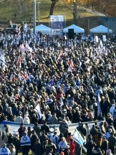 Huge turnout in Toronto at the Solidarity Rally for the Israeli hostages being held in violation of international law and against all human decency. #BringThemBackHome #HamasWarCrimes
