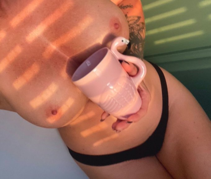 Sunday morning things 🦩 Want more? Here&rsquo;s the link:  https://t.co/WO1UOV8tBE https://t.co/Gdgm91u3S2<a href="/tag/happygirl"class="tags"><span>#happygirl</span></a><a href="/tag/nicetomeetyou"class="tags"><span>#nicetomeetyou</span></a>