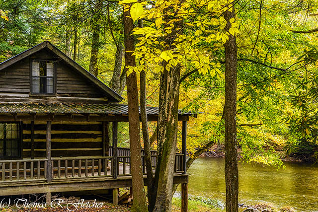 'Cabin on the River'
#AlmostHeaven #WestVirginia #Highlands #Autumn #FallColors #ThePhotoHour