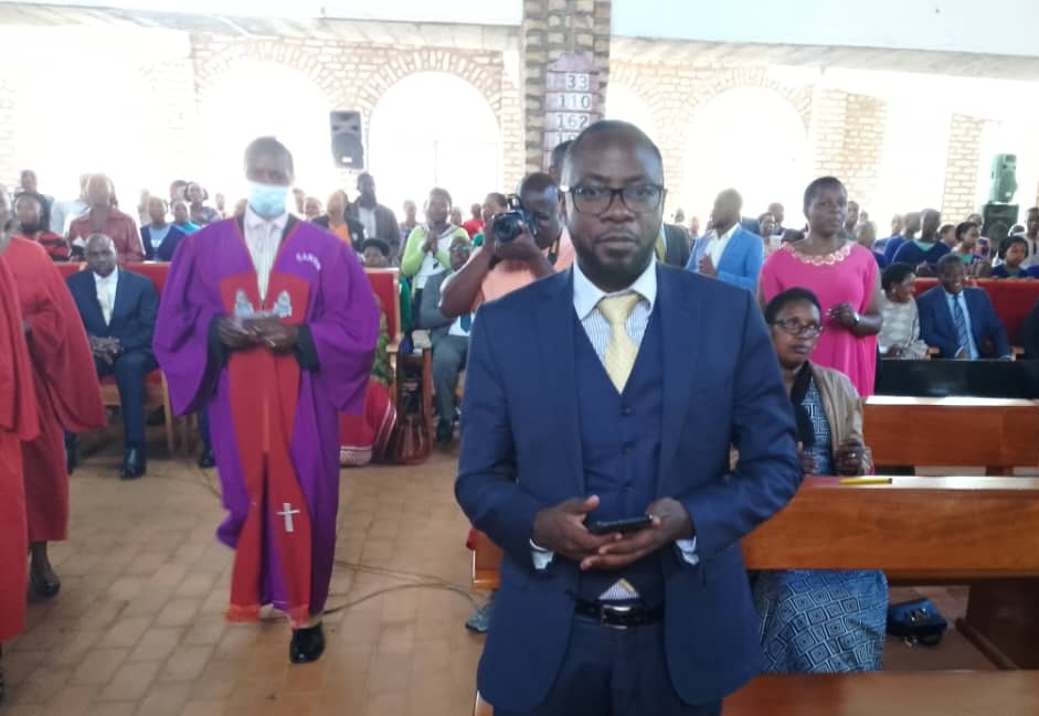 katabaazi25's tweet photo. Earlier today I participated in  thanksgiving church service at St Peter's cathedral Rugarama led by Rt Rev Gad Akanjuna  aimed at raising funds for construction of the cathedral tower . https://t.co/gy6TyCgMI5