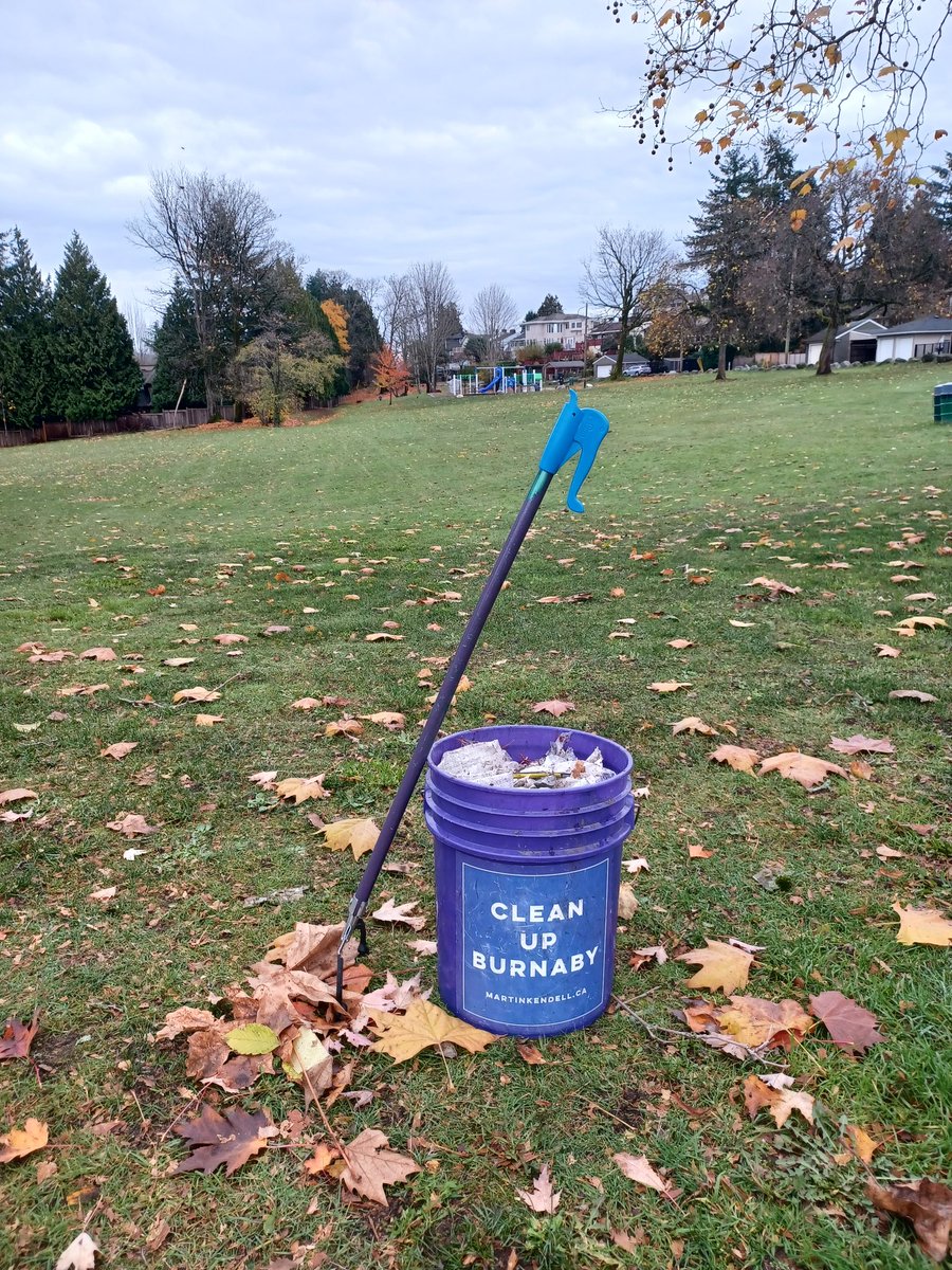 2023 #CleanUpBurnaby Campaign Update, Day 33

Today we cleaned up the area in and around Avondale Park &amp; picked up:

- 1 bucket of garbage (6 lbs) [YTD: 572 lbs]
- 5 face masks [YTD: 219]