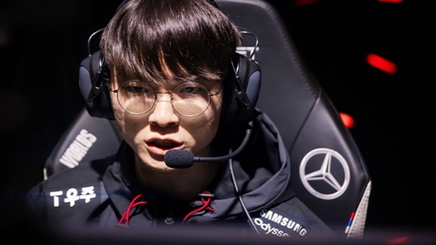 thaomy2k00's tweet photo. CKTG 2023: Nhấn chìm JDG, T1 vào chung kết gặp Weibo Gaming https://t.co/hRDTsJ0YyI