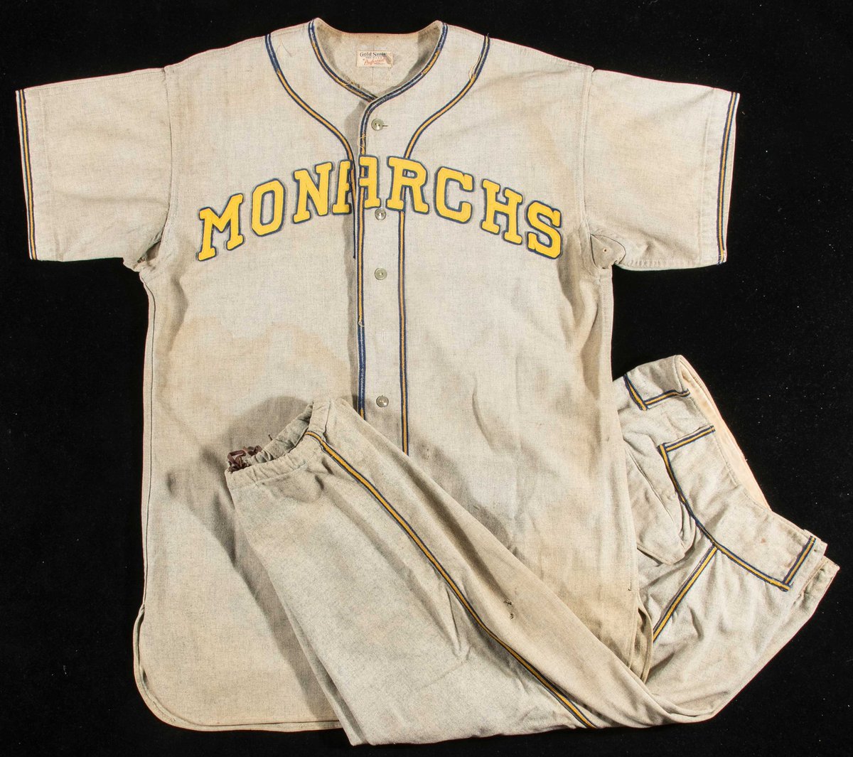 HUGE congrats to our dear friend @nlbmprez for winning the 1945 Monarchs uniform in our @SluggerMuseum auction. Bob has been a trusted colleague for several decades and I am pleased to announce we will contributing $2,500 towards his campaign for the uniform.