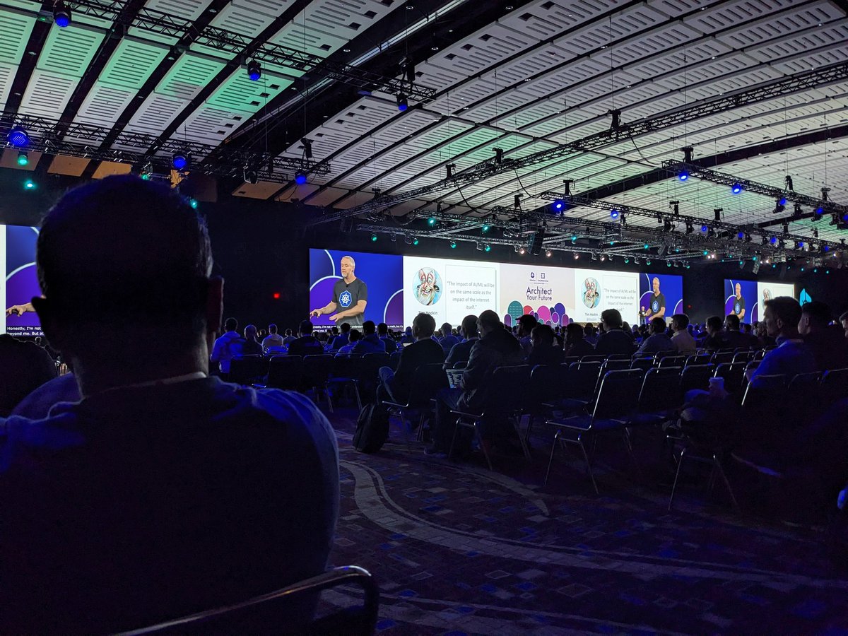 mgrygles's tweet photo. Meeting and seeing new+old #communityColleagues speakers @KubeCon_ https://t.co/CFEBlBmZ8O