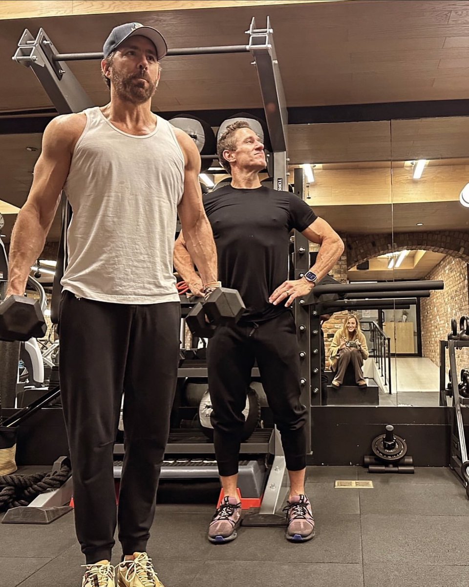 AvengersUpdated's tweet photo. Ryan Reynolds hitting the gym for ‘DEADPOOL 3’ with Don Saladino and Blake Lively 📸 https://t.co/MFybK4R2UK