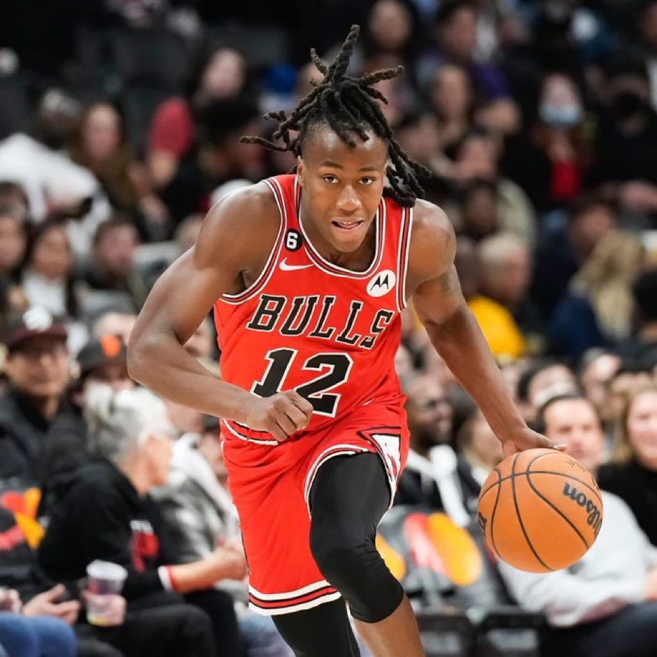 TheIlliniFN's tweet photo. Ayo Dosunmu continues his ridiculously hot shooting start to this season. 

13 PTS, 6/7 FG, 3 AST, 4 STL (🤯) in 27 minutes https://t.co/MrPlK5qnx2