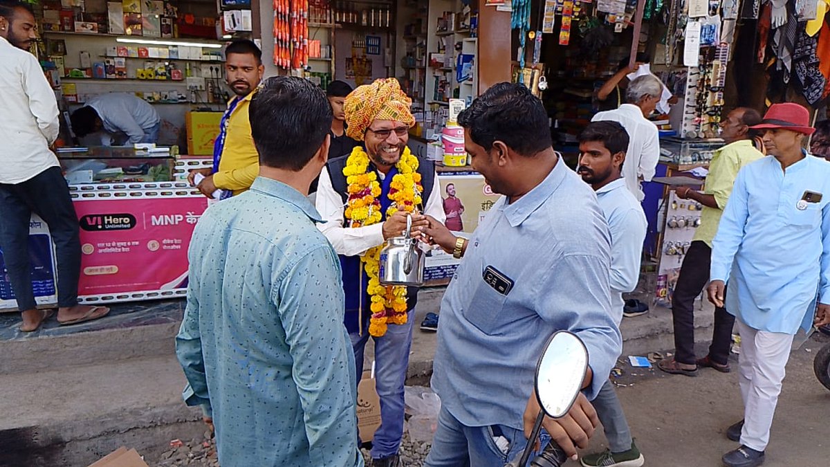 VarshiRajesh's tweet photo. राजेश वर्शी - प्रदेश उपाध्यक्ष (मध्य प्रदेश)
प्रत्याशी:- आजाद समाज पार्टी कांशीराम, भीम आर्मी
विधानसभा महिदपुर, क्षेत्र क्रमांक 213
ऑफिस न. +91 6266 917 726

#विधानसभा_क्षेत्र_महिदपुर_213 https://t.co/1hUDA0Brm0
