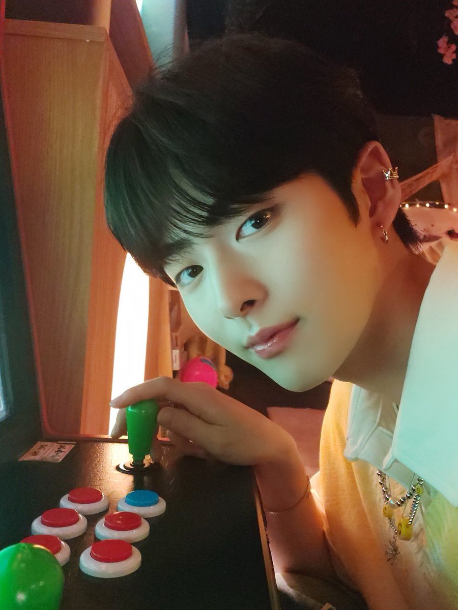 [#타쿠마]
W/X/Y 잘 들었나요??
요즘 날씨가 추우니까 따뜻하게 지내요~ㅎㅎ

#루네이트 #LUN8 #쿵이사랑해 #WXY