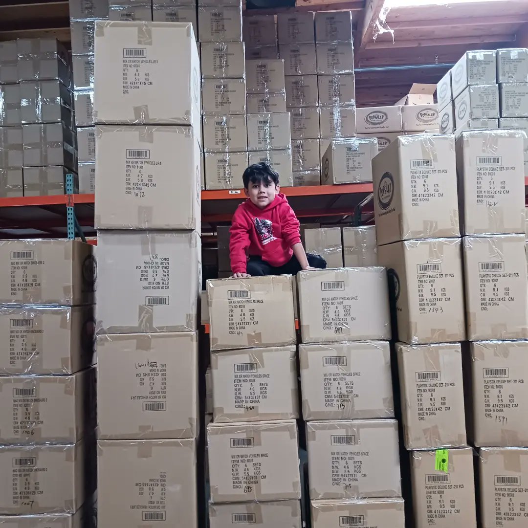 KellySludge's tweet image. Bring your son to work day because he's got the day off but I don't. Flu and Covid shots, reward = SpongeBob ice cream