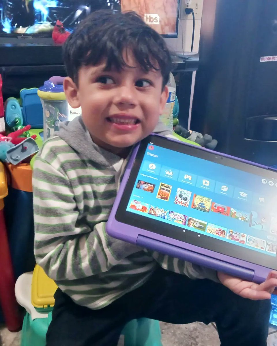 KellySludge's tweet image. Late post. My Halloween boy is 6!